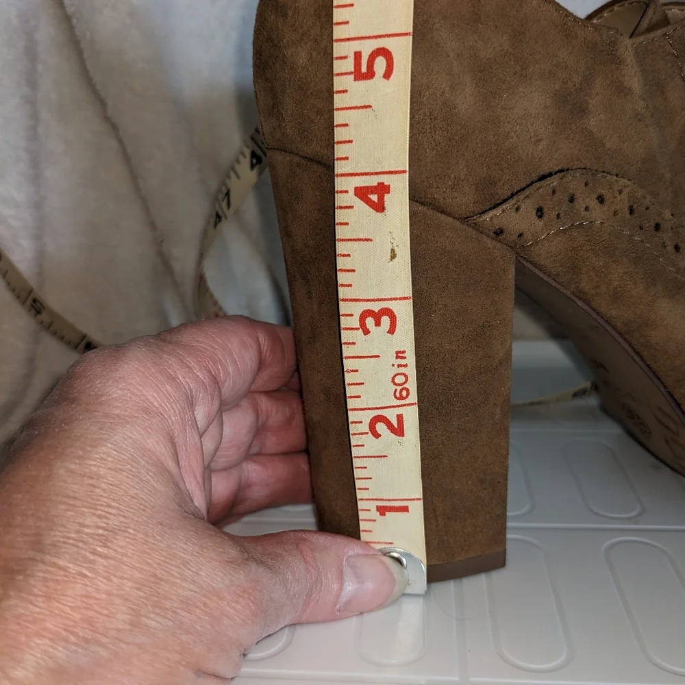 Size 8.5 Isola Holli‎ High Heels shoes